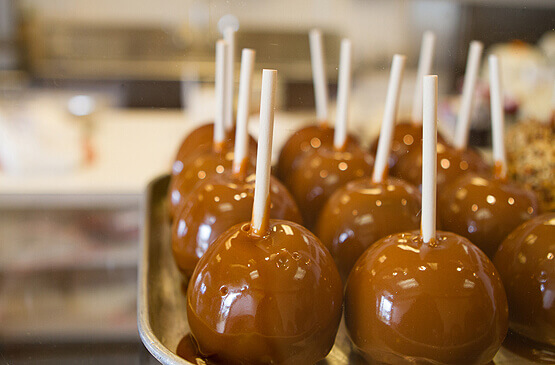 Photo of farm-fresh caramel apples, ready for eating!